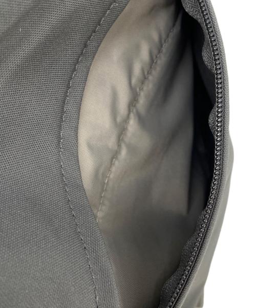 FJALLRAVEN（フェールラーベン）FJALLRAVEN (フェールラーベン) リュック グレー 未使用品の古着・服飾アイテム