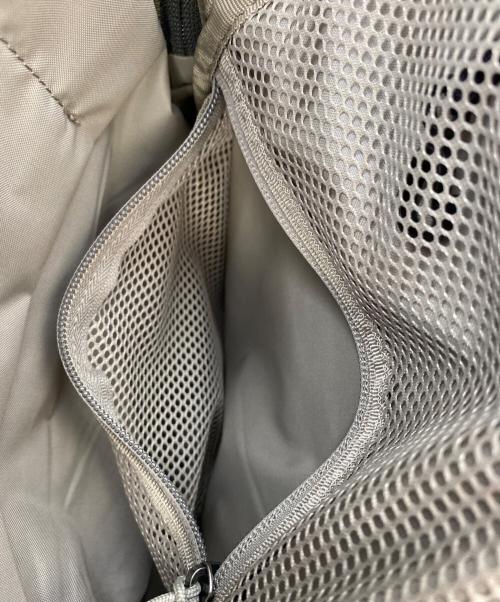 FJALLRAVEN（フェールラーベン）FJALLRAVEN (フェールラーベン) リュック グレー 未使用品の古着・服飾アイテム