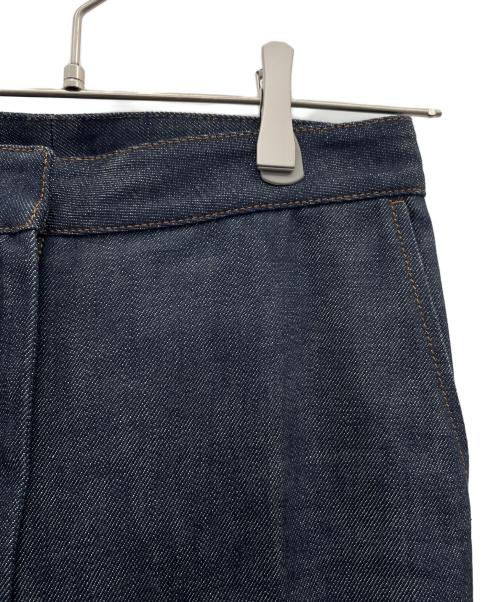 BURBERRY（バーバリー）BURBERRY (バーバリー) TBロゴパッチデニムパンツ インディゴ サイズ:W25の古着・服飾アイテム