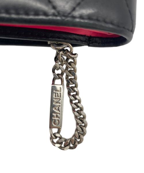 CHANEL（シャネル）CHANEL (シャネル) 2つ折り財布 カンボン ラムスキン ブラック×ピンクの古着・服飾アイテム