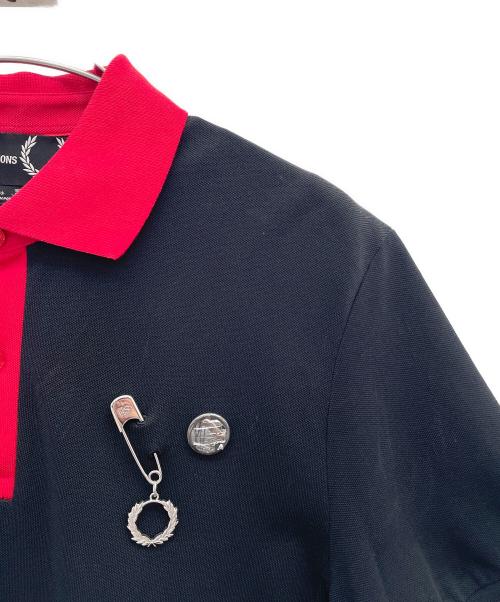 RAF SIMONS（ラフシモンズ）RAF SIMONS (ラフシモンズ) FRED PERRY (フレッドペリー) ポロシャツ ブラック×レッド サイズ:Mの古着・服飾アイテム