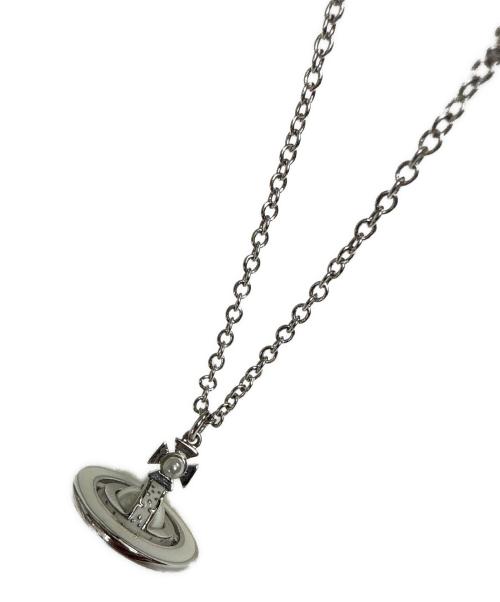 Vivienne Westwood（ヴィヴィアンウエストウッド）Vivienne Westwood (ヴィヴィアンウエストウッド) SIMONETTA PENDANT シルバー×ホワイトの古着・服飾アイテム