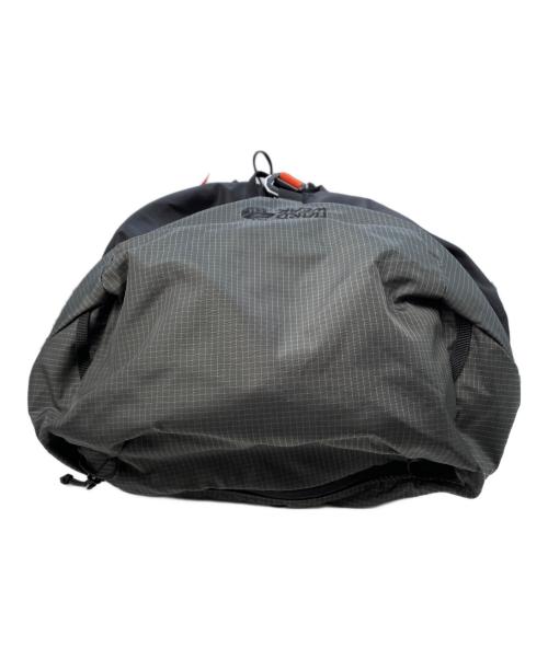 MOUNTAIN HARD WEAR（マウンテンハードウェア）MOUNTAIN HARD WEAR (マウンテンハードウェア) バックパック ブラック×グレーの古着・服飾アイテム