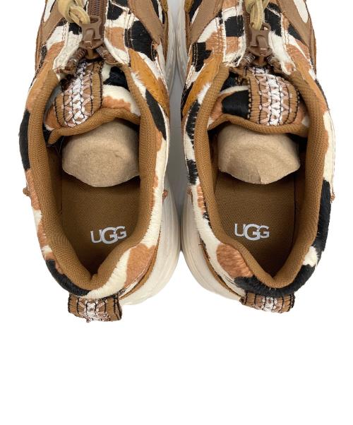 UGG（アグ）UGG (アグ) Zip Cow Print ブラウン×ベージュ サイズ:24.5㎝の古着・服飾アイテム