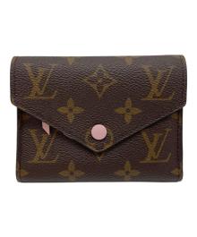LOUIS VUITTON（ルイ ヴィトン）の古着「ポルトフォイユ ヴィクトリーヌ」｜ブラウン×ピンク