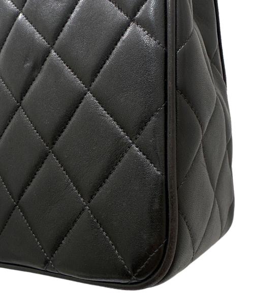 CHANEL（シャネル）CHANEL (シャネル) マトラッセ チェーンショルダーバッグ ブラック サイズ:-の古着・服飾アイテム