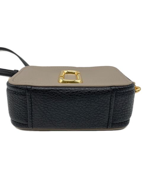 MARC JACOBS（マークジェイコブズ）MARC JACOBS (マーク ジェイコブス) ポシェット ベージュ×ブラックの古着・服飾アイテム