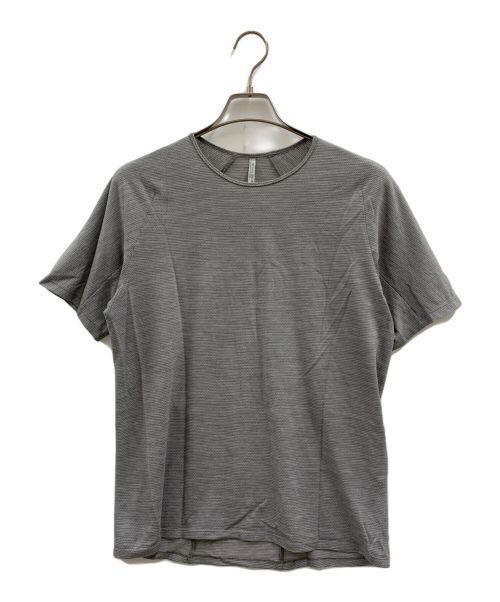 ARC'TERYX VEILANCE（アークテリクスヴェイランス）ARC'TERYX VEILANCE (アークテリクス ヴェイランス) Tシャツ グレー サイズ:Mの古着・服飾アイテム