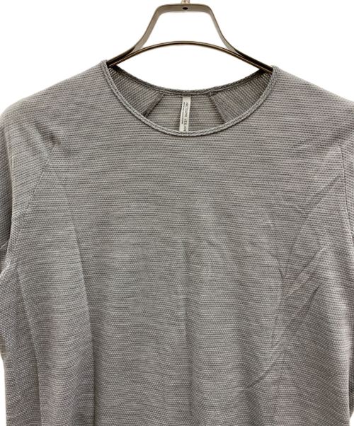 ARC'TERYX VEILANCE（アークテリクスヴェイランス）ARC'TERYX VEILANCE (アークテリクス ヴェイランス) Tシャツ グレー サイズ:Mの古着・服飾アイテム