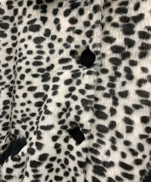 LAZY OAF（レイジー・オーフ）LAZY OAF (レイジー・オーフ) LAZY OAF　フェイクファーコート ホワイト×ブラック サイズ:Mの古着・服飾アイテム