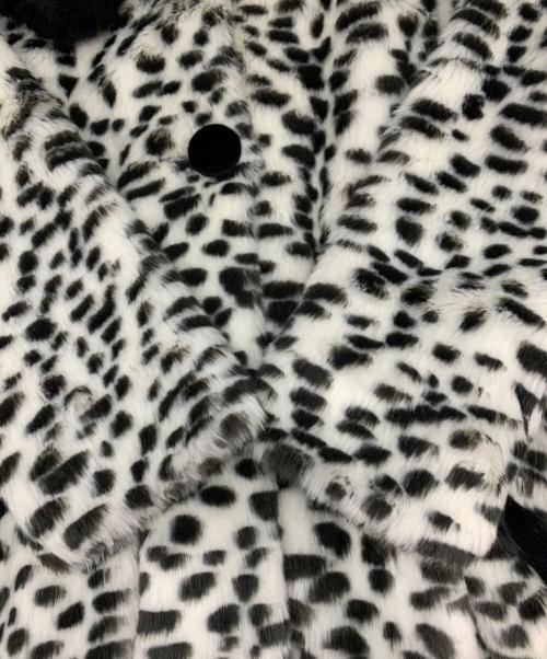 LAZY OAF（レイジー・オーフ）LAZY OAF (レイジー・オーフ) LAZY OAF　フェイクファーコート ホワイト×ブラック サイズ:Mの古着・服飾アイテム