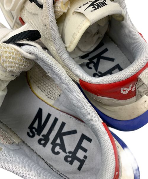NIKE（ナイキ）NIKE (ナイキ) sacai (サカイ) スニーカー ベージュ×レッド×ブルー サイズ:28ｃｍの古着・服飾アイテム