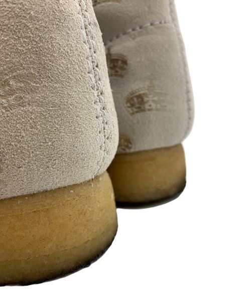 CLARKS（クラークス）CLARKS (クラークス) シューズ グレー×レッド サイズ:25.5の古着・服飾アイテム
