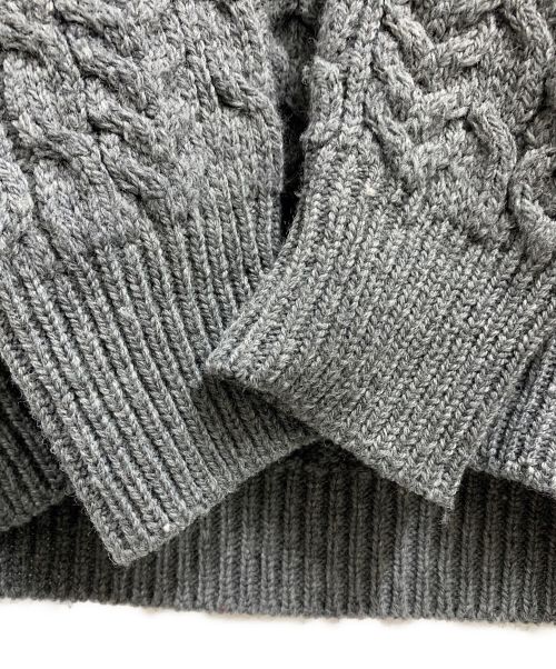 aran WOOLLEN MILLS（アラン ウーレンミルズ）aran WOOLLEN MILLS (アラン ウーレンミルズ) aran woollen mills　ケーブルニットカーディガン グレー サイズ:FREEの古着・服飾アイテム