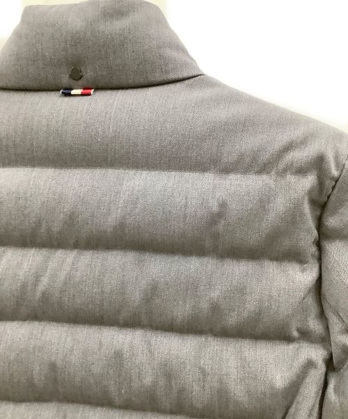 MONCLER（モンクレール）MONCLER (モンクレール) MONCLER（モンクレール）ダウンジャケット グレーの古着・服飾アイテム