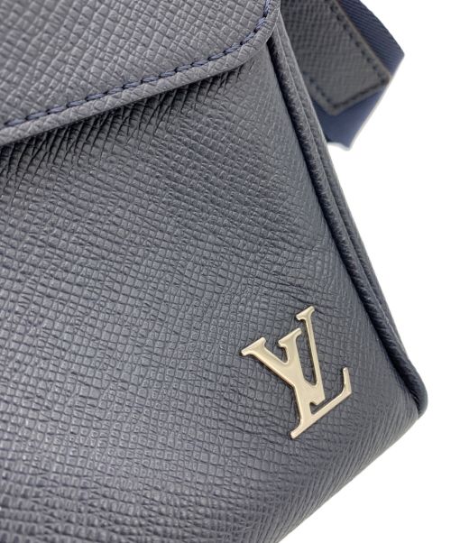 LOUIS VUITTON（ルイ ヴィトン）LOUIS VUITTON (ルイ ヴィトン) アレックス・メッセンジャー ネイビーの古着・服飾アイテム