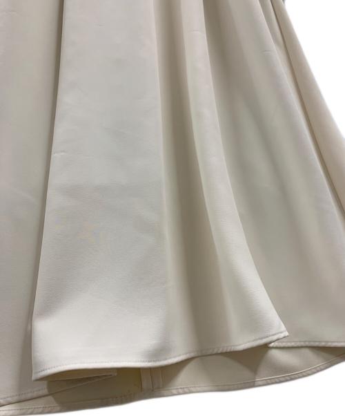 anuans（アニュアンス）anuans (アニュアンス) anuans　スリットスリーブワンピース ベージュ サイズ:FREEの古着・服飾アイテム