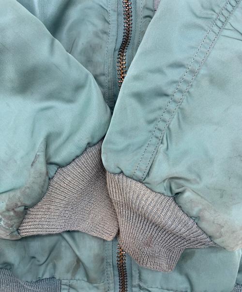 ALPHA INDUSTRIES（アルファインダストリーズ）ALPHA INDUSTRIES (アルファインダストリーズ) ALPHA INDUSTRIES　B-15Dフライトジャケット カーキ サイズ:Mの古着・服飾アイテム