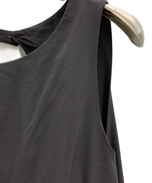 COCODEAL（ココディール）COCODEAL (ココディール) COCODEAL　バックオープンナイロンワンピース ブラック サイズ:1の古着・服飾アイテム