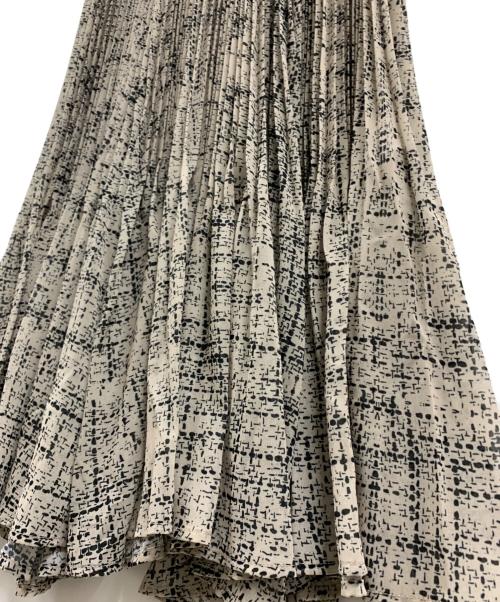 COCODEAL（ココディール）COCODEAL (ココディール) COCODEAL　幾何プリントフリルプリーツワンピース ベージュ サイズ:1の古着・服飾アイテム