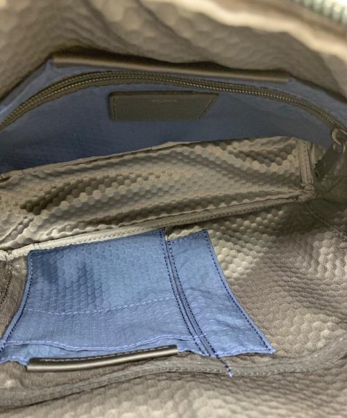 TUMI（トゥミ）TUMI (トゥミ) ワンショルダーバッグ ネイビー×ブラックの古着・服飾アイテム