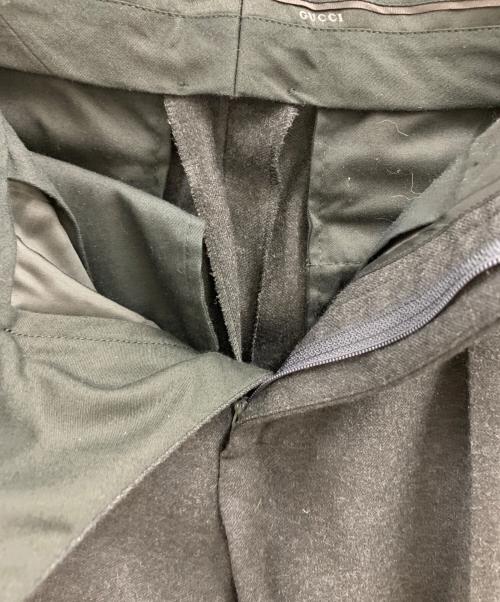 GUCCI（グッチ）GUCCI (グッチ) GUCCI　ウールスラックス チャコールグレー サイズ:7-44Rの古着・服飾アイテム