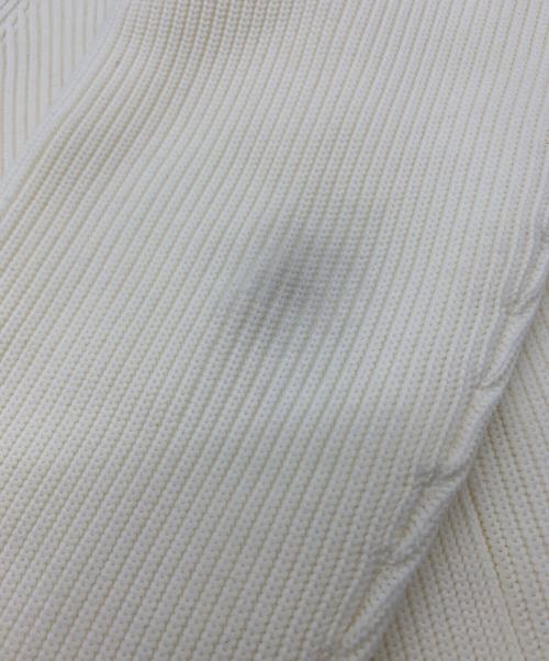 FRED PERRY（フレッドペリー）FRED PERRY (フレッドペリー) FRED PERRY　ストライプド Vネックニット ベージュ サイズ:Sの古着・服飾アイテム