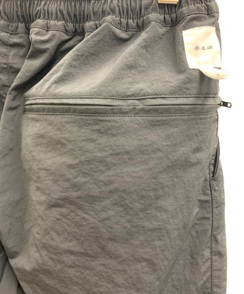 迷迭香（マンネンロウ）迷迭香 (マンネンロウ) 迷迭香　ナイロンパンツ ブラック サイズ:2の古着・服飾アイテム