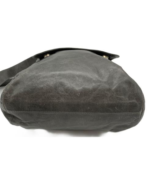 m0851（エム・ゼロ・エイト・ファイブ・ワン）m0851 (エム・ゼロ・エイト・ファイブ・ワン) ショルダーバッグ グレーの古着・服飾アイテム