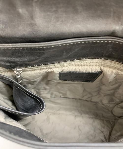 m0851（エム・ゼロ・エイト・ファイブ・ワン）m0851 (エム・ゼロ・エイト・ファイブ・ワン) ショルダーバッグ グレーの古着・服飾アイテム