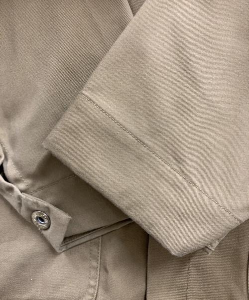 UNIVERSAL OVERALL（ユニバーサルオーバーオール）UNIVERSAL OVERALL (ユニバーサルオーバーオール) UNIVERSAL OVERALL　カバーオール カーキ サイズ:Lの古着・服飾アイテム