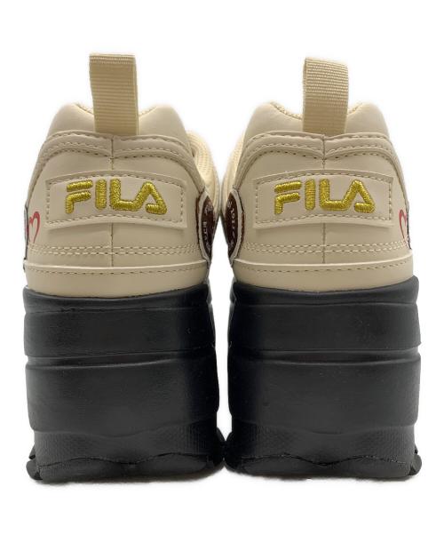 FILA（フィラ）FILA (フィラ) ディスラプターウェッジ カレッジ ベージュ×ブラック サイズ:24.5の古着・服飾アイテム