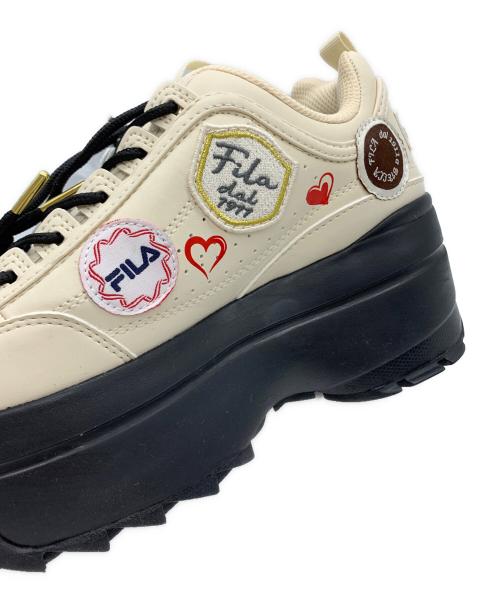 FILA（フィラ）FILA (フィラ) ディスラプターウェッジ カレッジ ベージュ×ブラック サイズ:24.5の古着・服飾アイテム