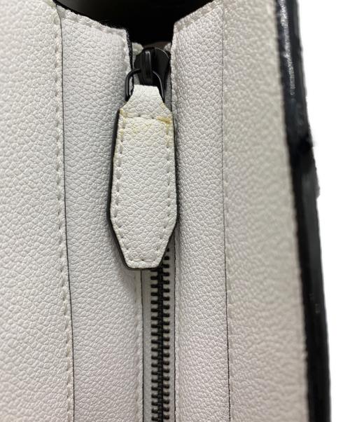 CHARLES & KEITH（チャールズアンドキース）CHARLES & KEITH (チャールズ＆キース) CHARLES & KEITH　クラシック ダブルトップハンドルバッグ ホワイトの古着・服飾アイテム