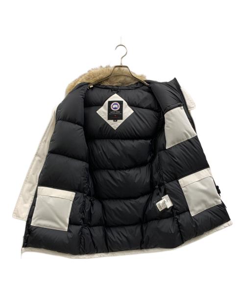 CANADA GOOSE（カナダグース）CANADA GOOSE (カナダグース) CANADA GOOSE　ダウンジャケット アイボリー サイズ:Sの古着・服飾アイテム