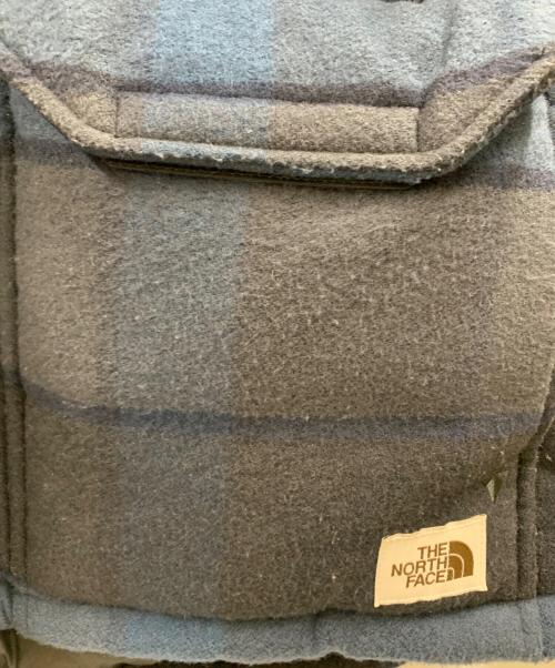 THE NORTH FACE（ザ ノース フェイス）THE NORTH FACE (ザ ノース フェイス) THE NORTH FACE　ジップアップパーカー ブラック×ブルー サイズ:Mの古着・服飾アイテム