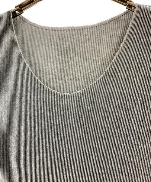 PLEATS PLEASE（プリーツプリーズ）PLEATS PLEASE (プリーツプリーズ) PLEATS PLEASE　ノースリーブブラウス グレー サイズ:3の古着・服飾アイテム