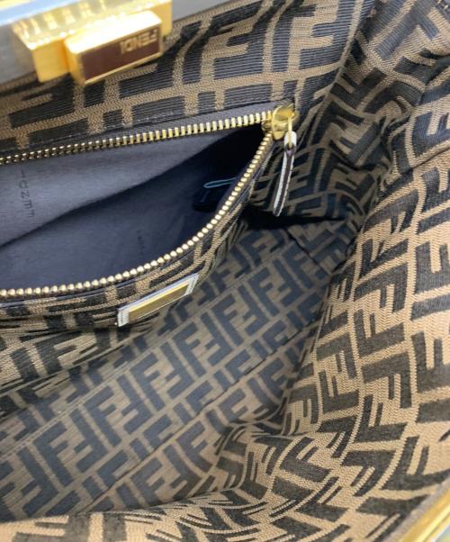 FENDI（フェンディ）FENDI (フェンディ) FENDI　ピーカブー　2WAYバッグ アイボリーの古着・服飾アイテム