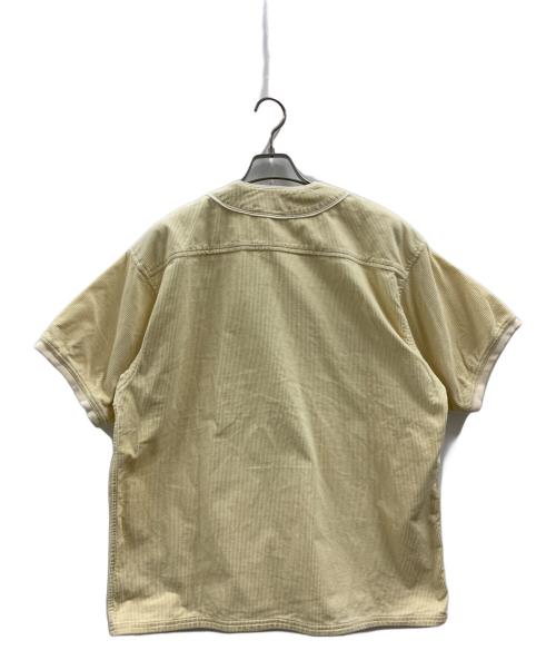 UNDEFEATED（アンディフィーテッド）UNDEFEATED (アンディフィーテッド) UNDEFEATED　ベースボールシャツ アイボリー サイズ:Mの古着・服飾アイテム