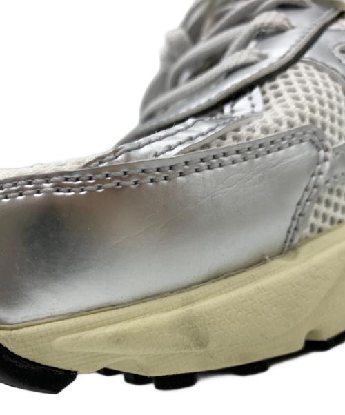NIKE（ナイキ）NIKE (ナイキ) V2K RUN グレー サイズ:27.5の古着・服飾アイテム