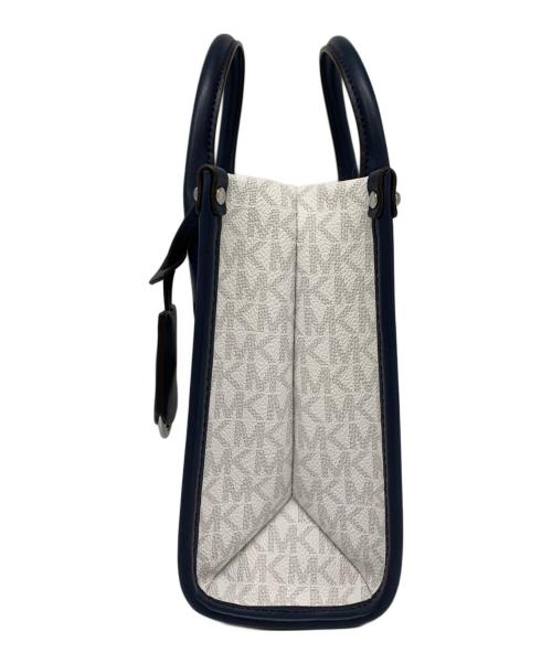 MICHAEL KORS（マイケル・コース）MICHAEL KORS (マイケル・コース) MICHAEL KORS　2WAYショルダーバッグ ホワイト×ネイビーの古着・服飾アイテム