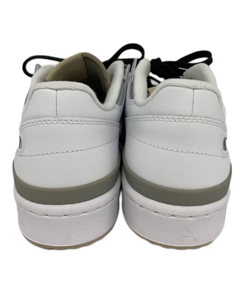 adidas（アディダス）adidas (アディダス) adidas　スニーカー ホワイト×ブラウン サイズ:26ｃｍの古着・服飾アイテム