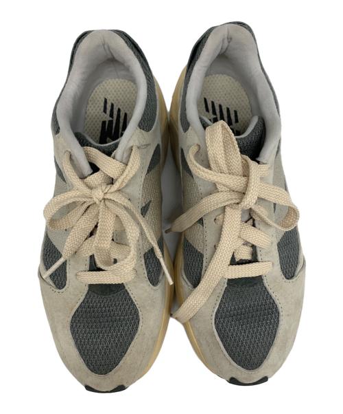 NEW BALANCE（ニューバランス）NEW BALANCE (ニューバランス) NEW BALANCE　ローカットスニーカー グレー×ベージュ サイズ:25.5ｃｍの古着・服飾アイテム