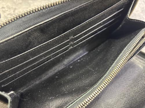 LOUIS VUITTON（ルイ ヴィトン）LOUIS VUITTON (ルイ ヴィトン) 長財布 ブラックの古着・服飾アイテム