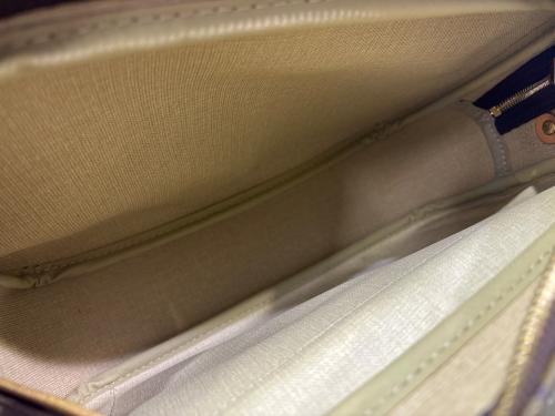 LOUIS VUITTON（ルイ ヴィトン）LOUIS VUITTON (ルイ ヴィトン) ショルダーバッグ ブラウンの古着・服飾アイテム