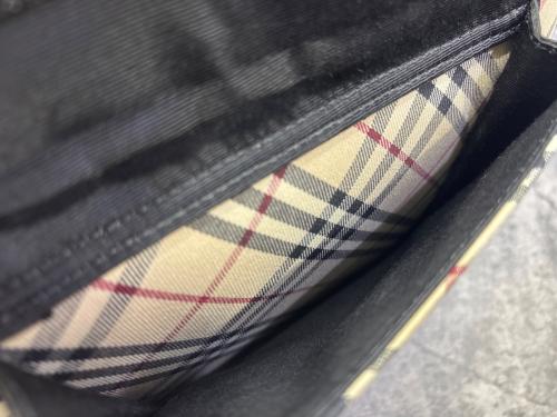 BURBERRY（バーバリー）BURBERRY (バーバリー) ハンドバッグ ベージュ×ブラックの古着・服飾アイテム