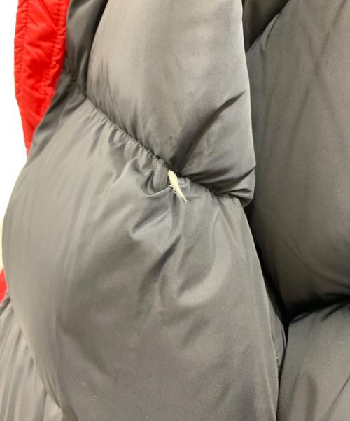 THE NORTH FACE（ザ ノース フェイス）THE NORTH FACE (ザ ノース フェイス) THE NORTH FACE　ダウンジャケット レッド×ブラック サイズ:Mの古着・服飾アイテム