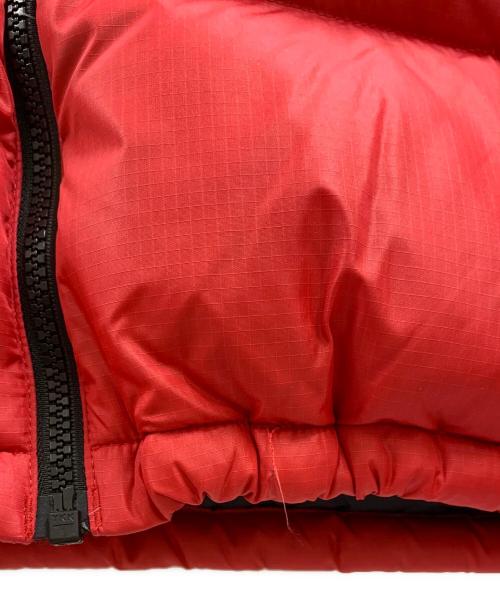 THE NORTH FACE（ザ ノース フェイス）THE NORTH FACE (ザ ノース フェイス) THE NORTH FACE　ダウンジャケット レッド×ブラック サイズ:Mの古着・服飾アイテム