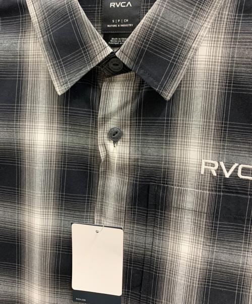 RVCA（ルーカ）RVCA (ルーカ) 長袖シャツ ブラック×ホワイト サイズ:S 未使用品の古着・服飾アイテム