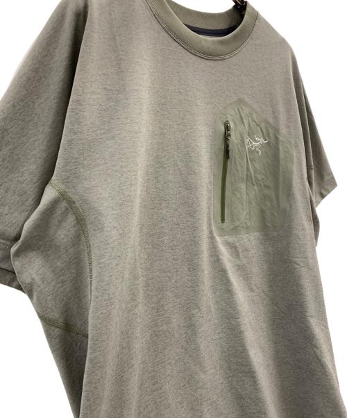 ARC'TERYX（アークテリクス）ARC'TERYX (アークテリクス) ARC'TERYX　半袖カットソー オリーブ サイズ:Sの古着・服飾アイテム
